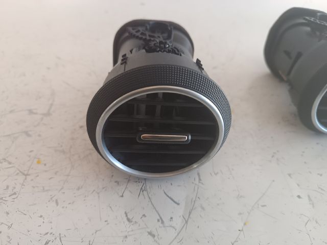 bontott AUDI A3 Középső Szellőző