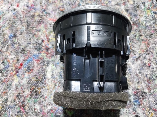 bontott AUDI A3 Középső Szellőző