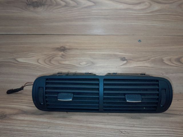 bontott AUDI A3 Középső Szellőző