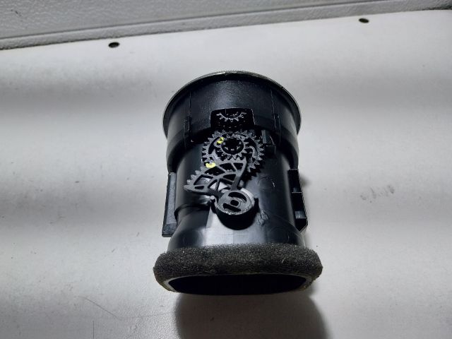 bontott AUDI A3 Középső Szellőző