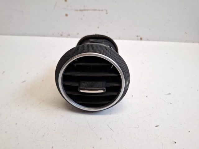 bontott AUDI A3 Középső Szellőző