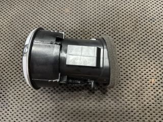 bontott AUDI A3 Középső Szellőző