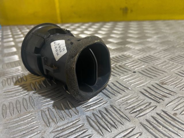 bontott AUDI A3 Középső Szellőző