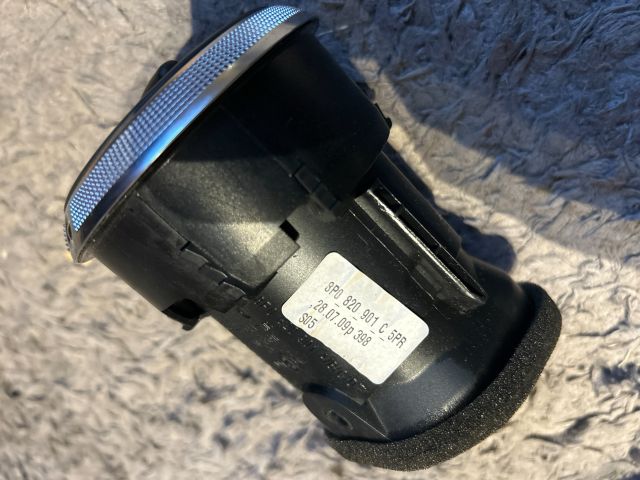 bontott AUDI A3 Középső Szellőző