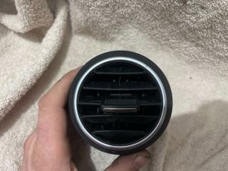 bontott AUDI A3 Középső Szellőző