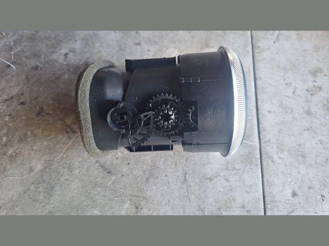 bontott AUDI A3 Középső Szellőző