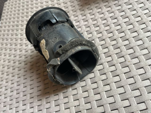 bontott AUDI A3 Középső Szellőző