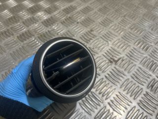 bontott AUDI A3 Középső Szellőző