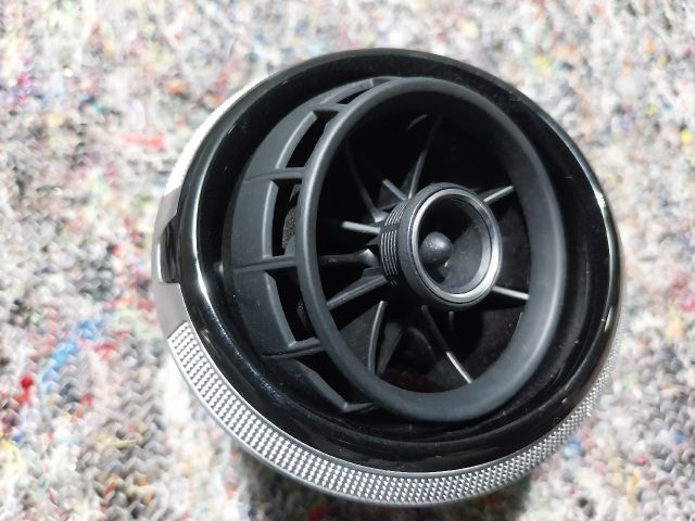 bontott AUDI A3 Középső Szellőző