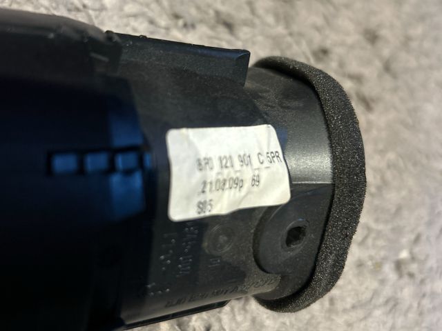 bontott AUDI A3 Középső Szellőző