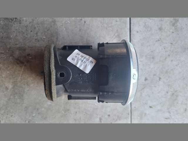 bontott AUDI A3 Középső Szellőző