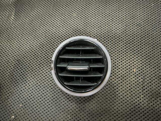 bontott AUDI A3 Középső Szellőző