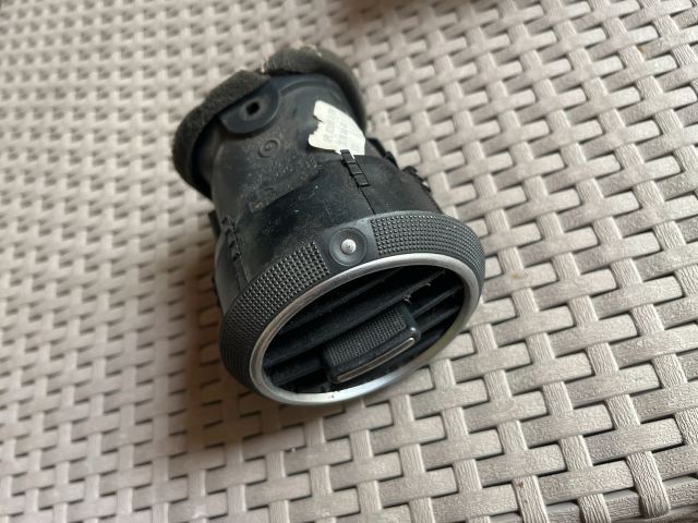 bontott AUDI A3 Középső Szellőző