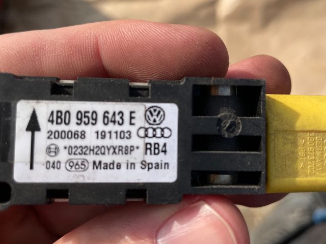 bontott AUDI A3 Központi Ütközés Érzékelő