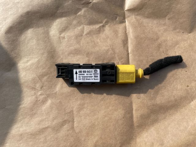 bontott AUDI A3 Központi Ütközés Érzékelő