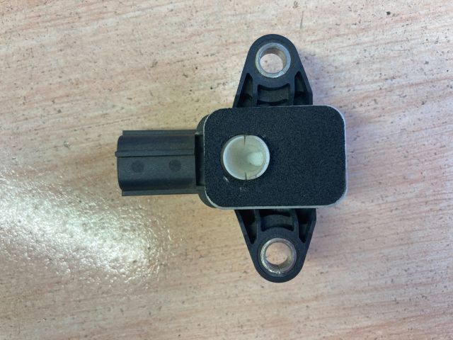 bontott AUDI A3 Központi Ütközés Érzékelő