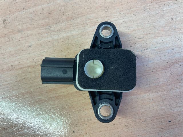 bontott AUDI A3 Központi Ütközés Érzékelő