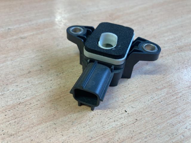 bontott AUDI A3 Központi Ütközés Érzékelő