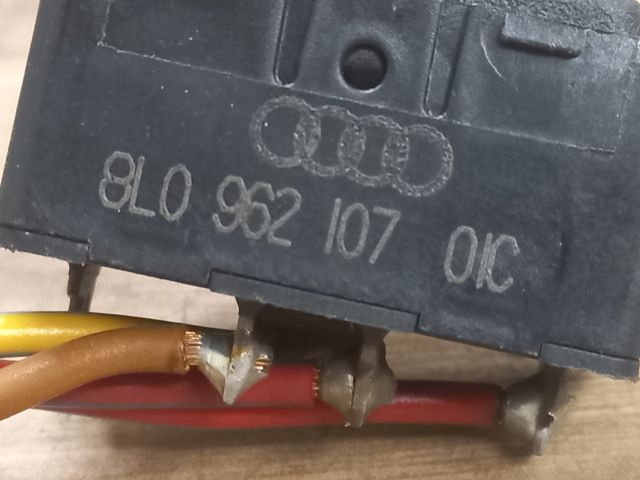 bontott AUDI A3 Központizár Kapcsoló