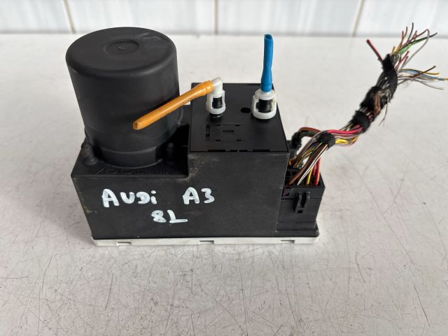 bontott AUDI A3 Központizár Motor (Pozíciófüggetlen)