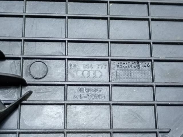 bontott AUDI A3 Lábtámasz Burkolat