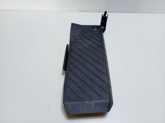 bontott AUDI A3 Lábtámasz Burkolat