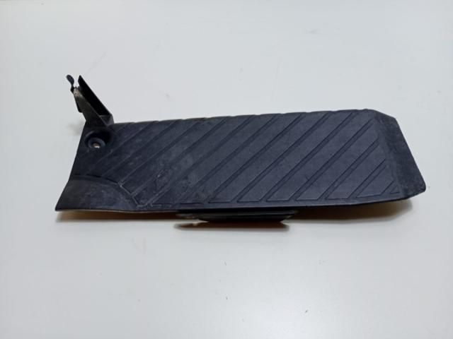 bontott AUDI A3 Lábtámasz Burkolat