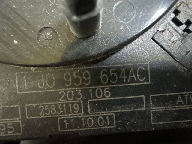 bontott AUDI A3 Légzsák Átvezető Szalagkábel