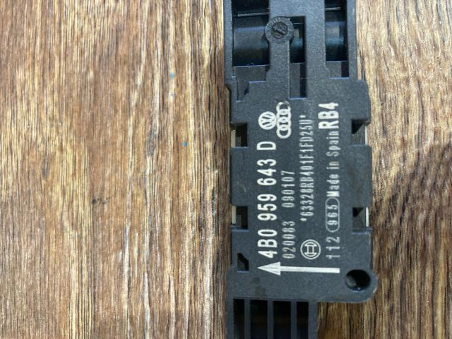 bontott AUDI A3 Légzsák Indító Modul Oldallégzsák