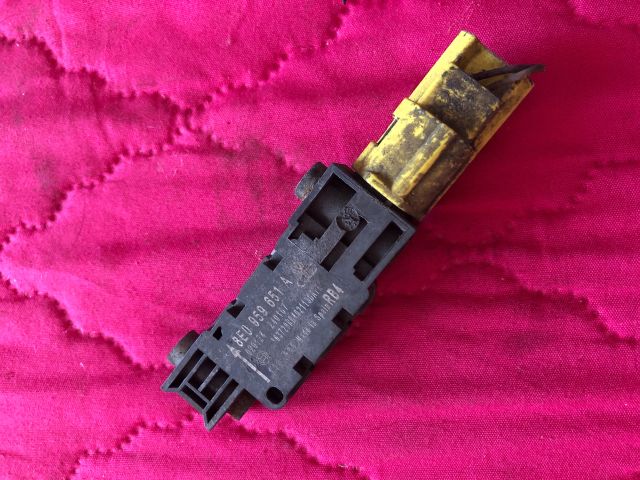 bontott AUDI A3 Légzsák Indító Modul Oldallégzsák