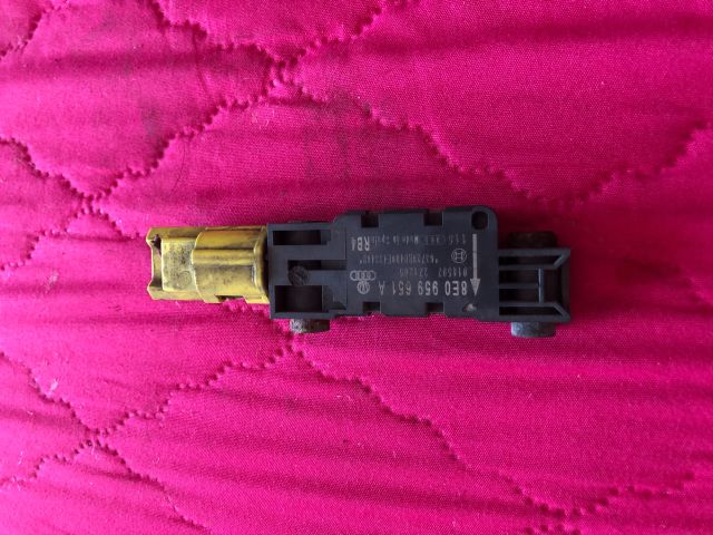 bontott AUDI A3 Légzsák Indító Modul Oldallégzsák