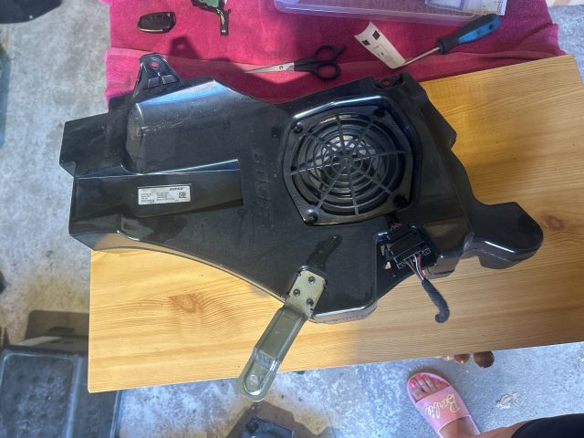 bontott AUDI A3 Mélynyomó Hangszóró