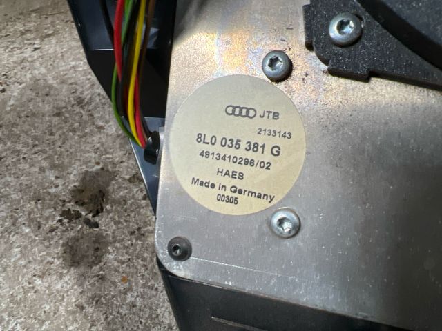 bontott AUDI A3 Mélynyomó Hangszóró