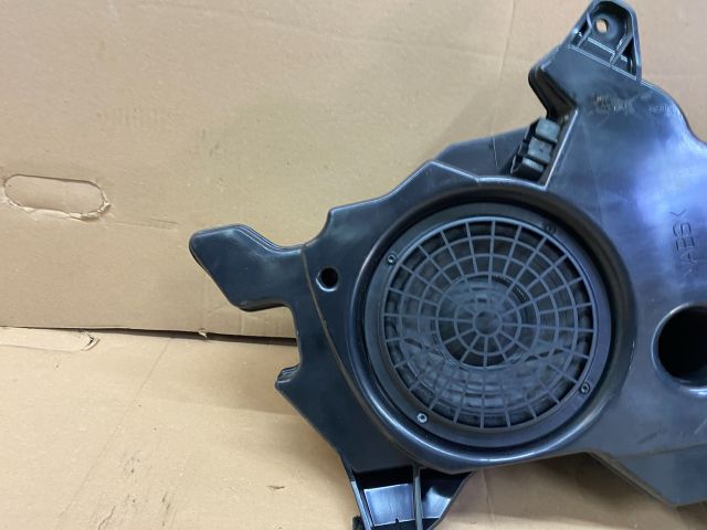 bontott AUDI A3 Mélynyomó Hangszóró