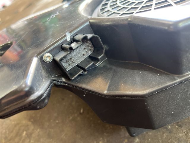 bontott AUDI A3 Mélynyomó Hangszóró