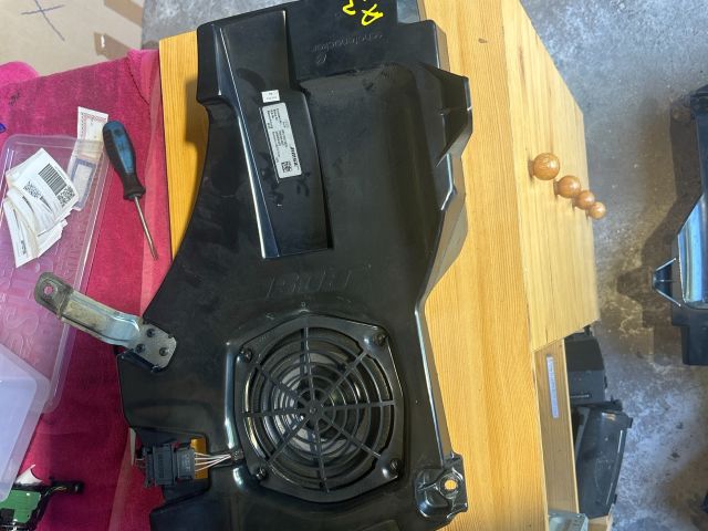 bontott AUDI A3 Mélynyomó Hangszóró