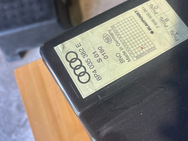 bontott AUDI A3 Mélynyomó Hangszóró