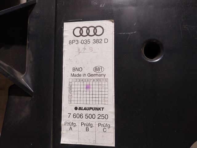 bontott AUDI A3 Mélynyomó Hangszóró