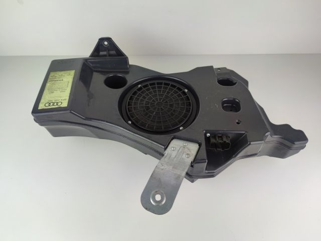 bontott AUDI A3 Mélynyomó Hangszóró