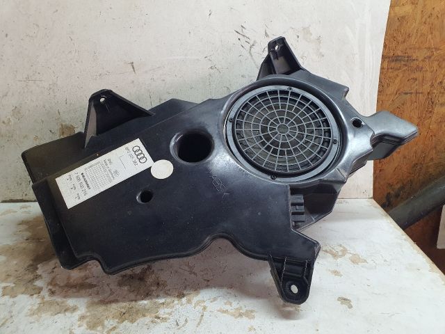 bontott AUDI A3 Mélynyomó Hangszóró