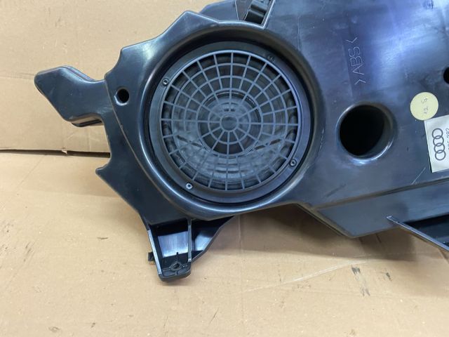 bontott AUDI A3 Mélynyomó Hangszóró