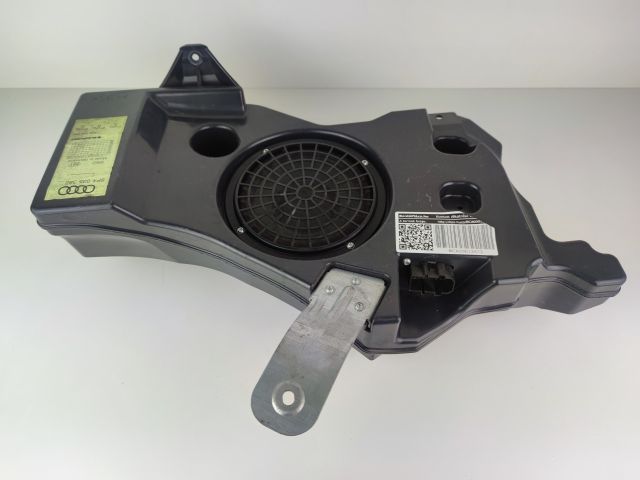 bontott AUDI A3 Mélynyomó Hangszóró