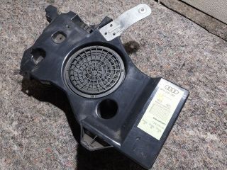 bontott AUDI A3 Mélynyomó Hangszóró