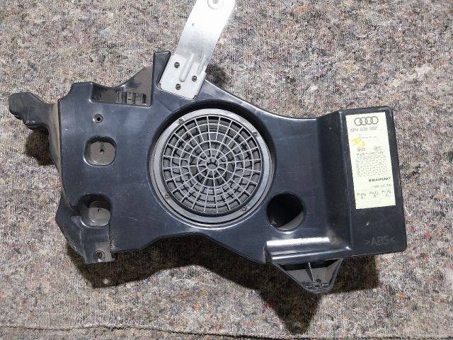 bontott AUDI A3 Mélynyomó Hangszóró