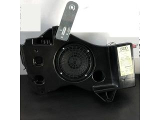 bontott AUDI A3 Mélynyomó Hangszóró