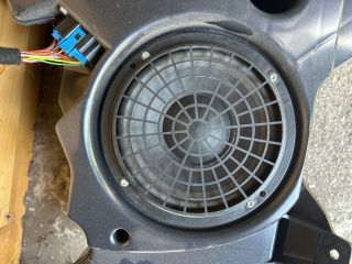 bontott AUDI A3 Mélynyomó Hangszóró