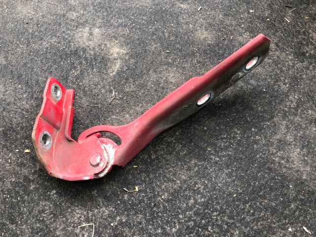 bontott AUDI A3 Motorháztető Bal Zsanér