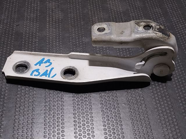 bontott AUDI A3 Motorháztető Bal Zsanér