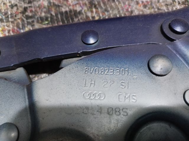 bontott AUDI A3 Motorháztető Bal Zsanér