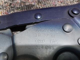 bontott AUDI A3 Motorháztető Bal Zsanér